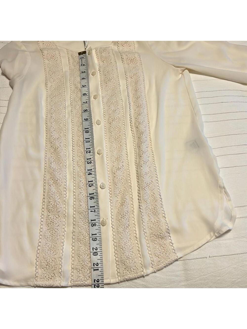 LC Lauren Conrad Ivory White Lace Trim Button Down Blouse Women's XS Long Sleeve - Picture 9 of 9